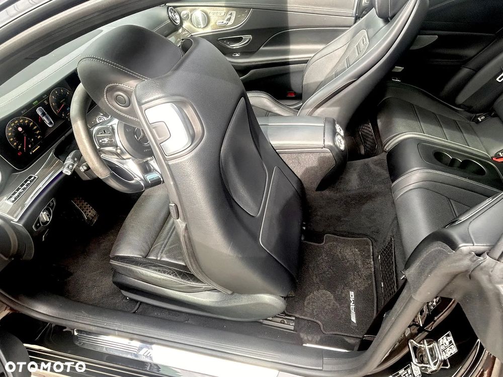 Mercedes-Benz Klasa E AMG 53 4Matic Coupe AMG Speedshift 9G-TRONIC - 25