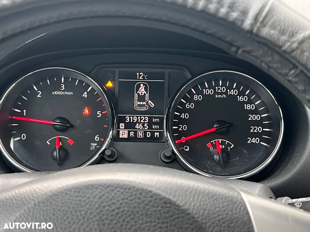 Nissan Qashqai 2.0 dCi DPF 4x4 Aut tekna - 12