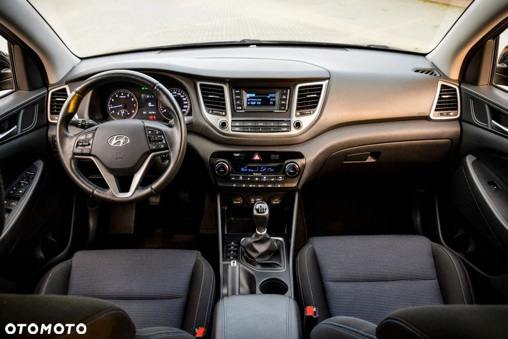 Hyundai Tucson 1.6 GDI BlueDrive Style 2WD - 24