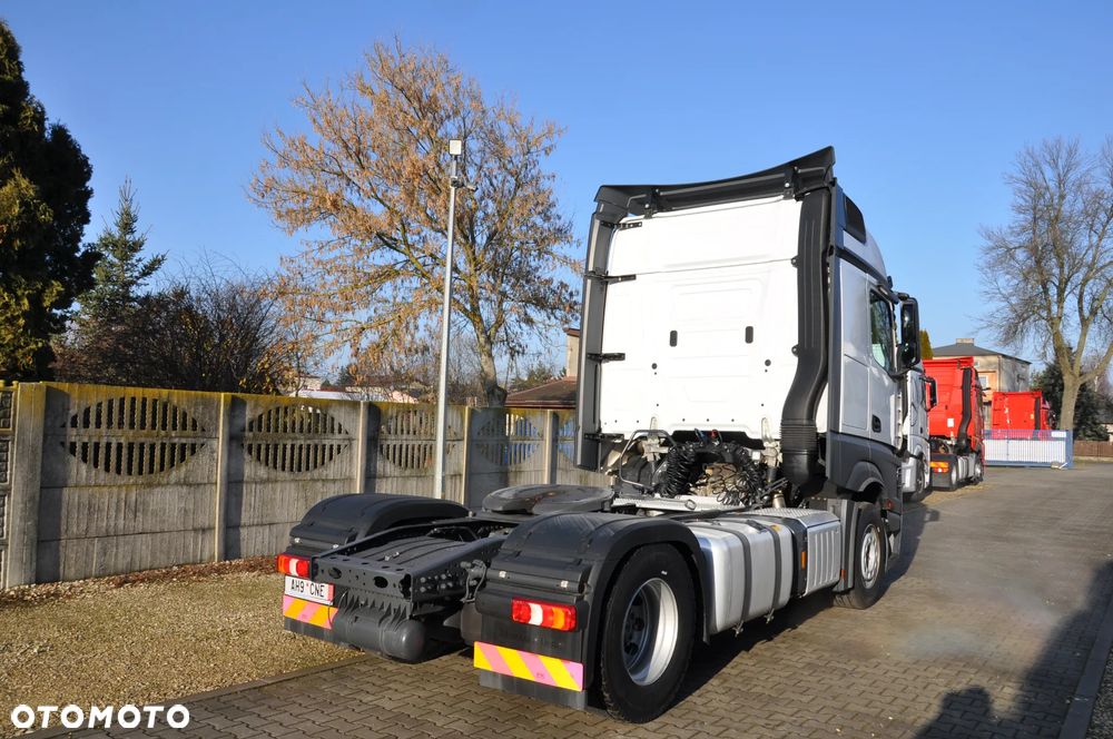 Mercedes-Benz Actros - 4