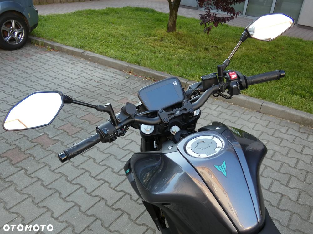 Yamaha MT - 12