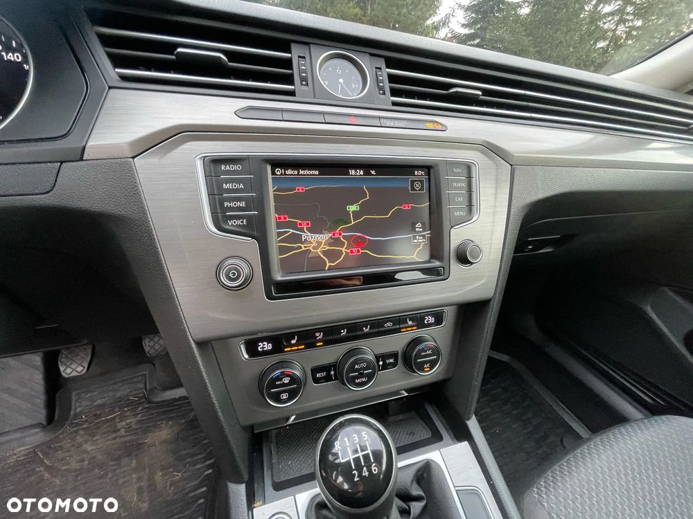 Volkswagen Passat 1.6 TDI BMT Trendline - 20