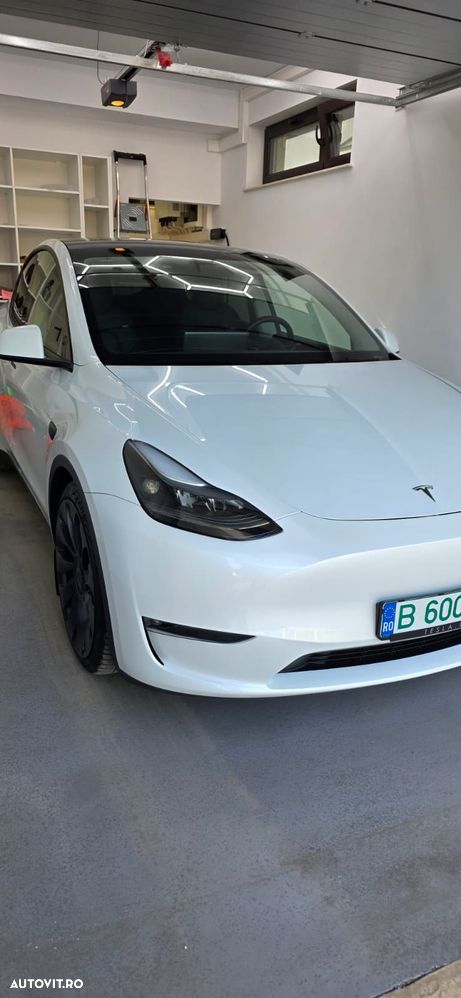 TESLA Model Y 2023 — imagine 38