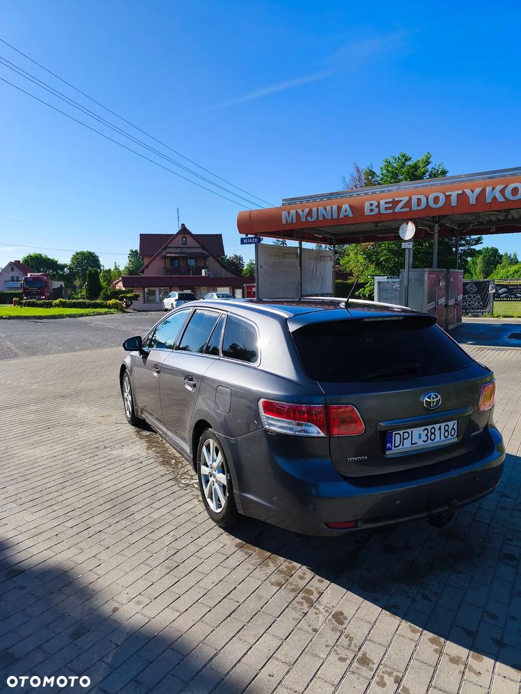 Toyota Avensis 2.0 D-4D - 5