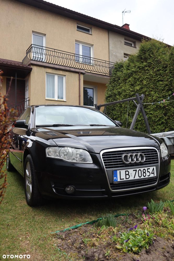 Audi A4 Limousine - 1