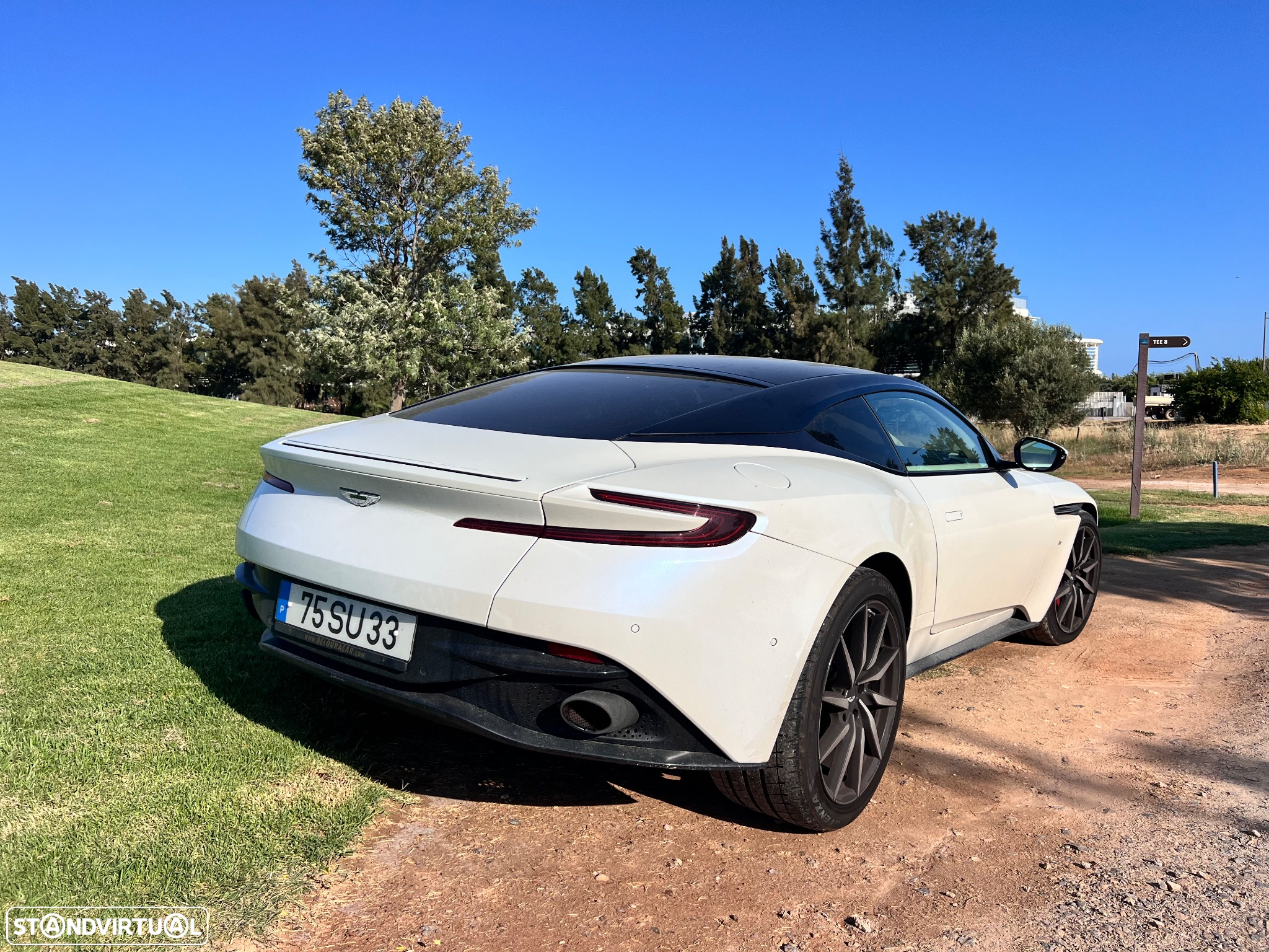 Aston Martin DB11 Volante - 3
