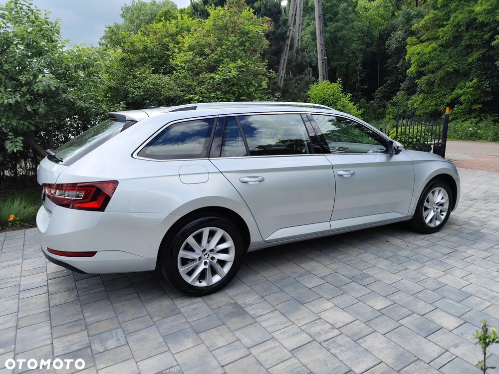 Skoda Superb 2.0 TDI SCR 4x4 Style DSG - 5