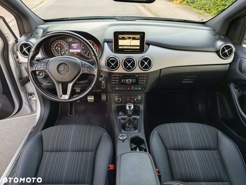 Mercedes-Benz Klasa B 180 BlueEFFICIENCY Edition Style - 25
