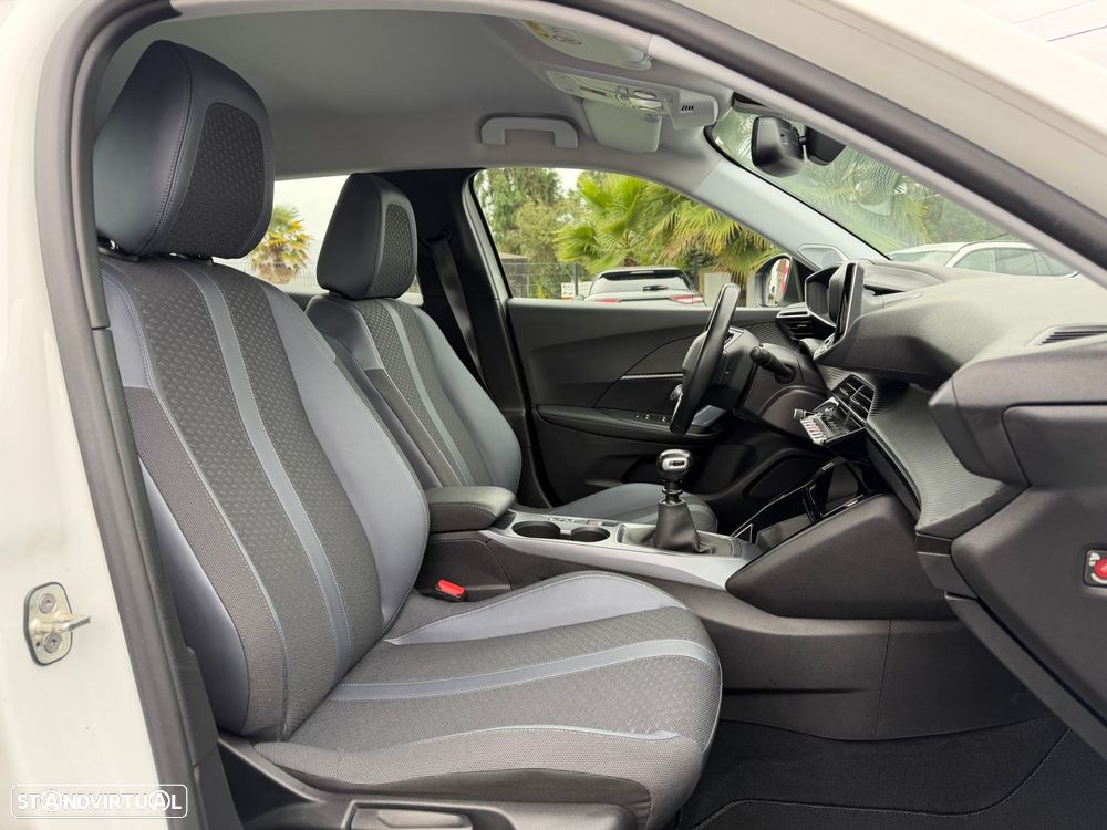 Peugeot 2008 1.2 PureTech Allure - 31