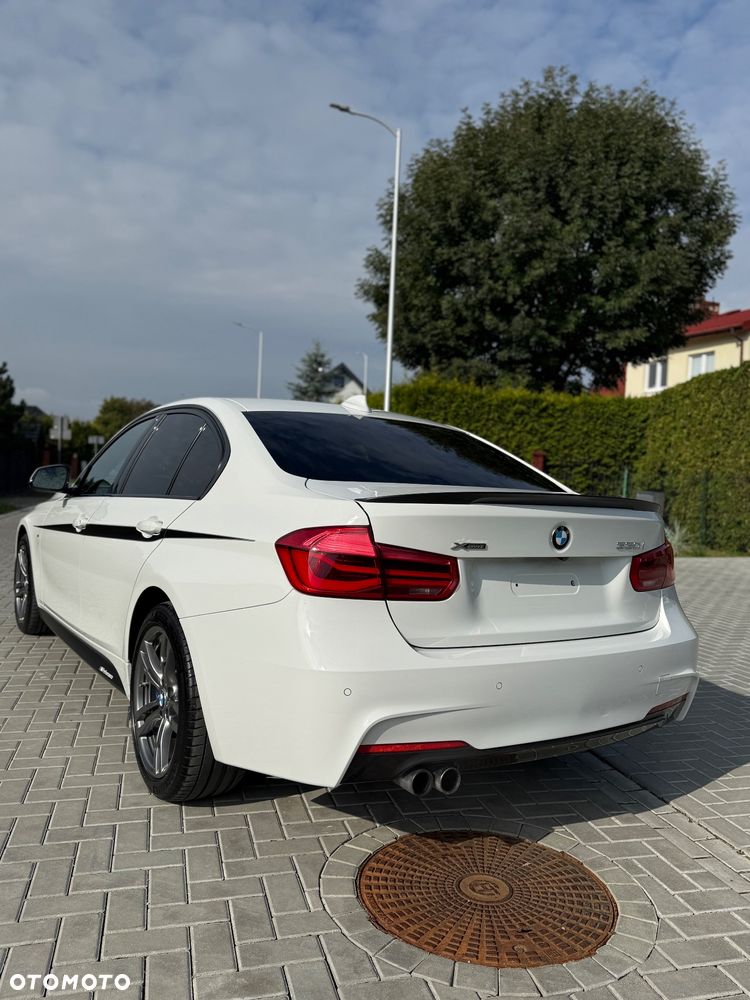 BMW Seria 3 330i xDrive M Sport - 10