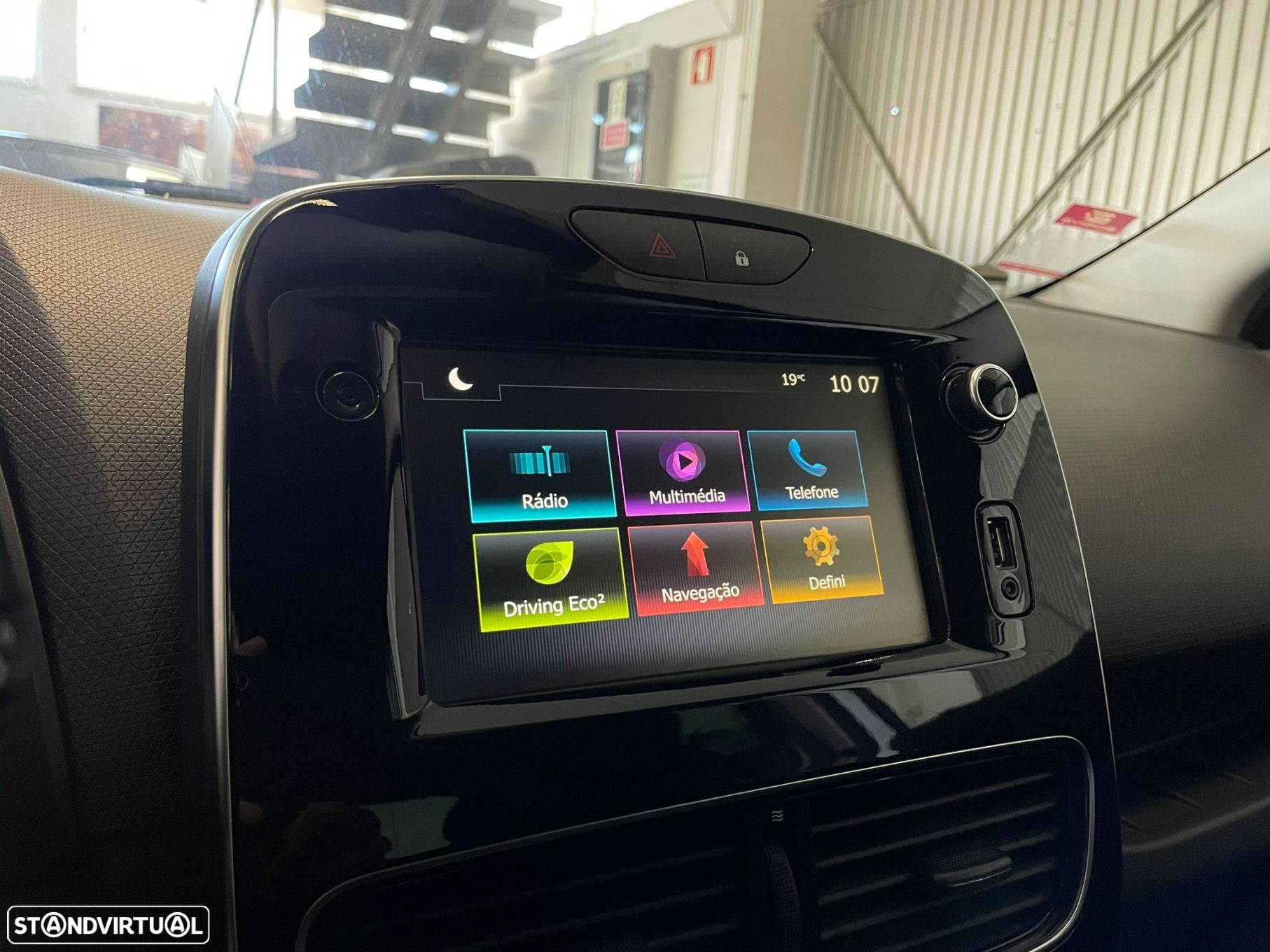 Renault Clio 0.9 TCe Limited - 17