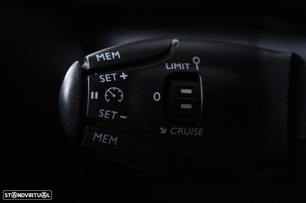 Citroën C3 1.2 PureTech Shine EAT6 - 26