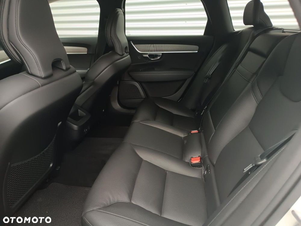 Volvo V90 Cross Country B5 D AWD Pro - 29