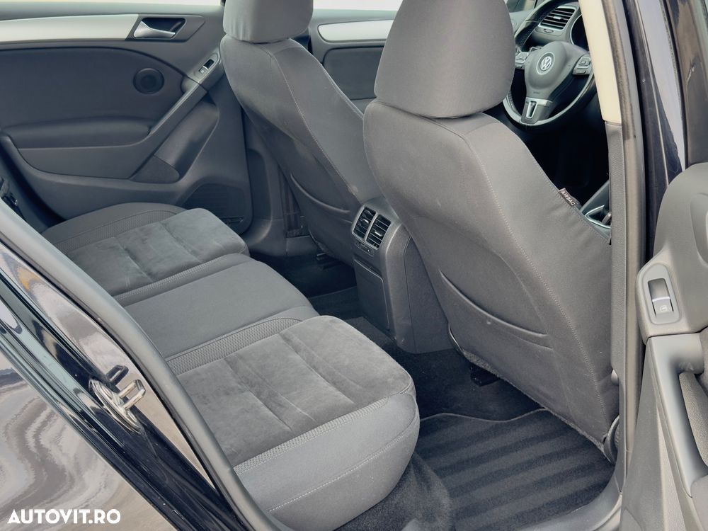 Volkswagen Golf 2.0 TDI DPF Highline - 9