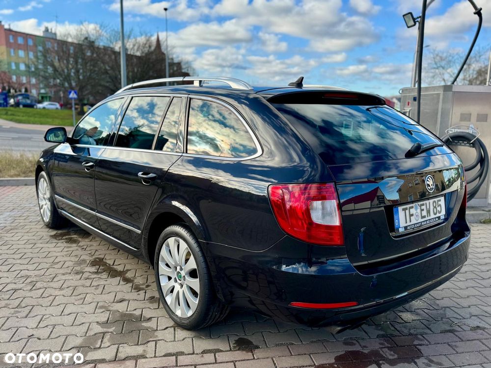 Skoda Superb 2.0 TDI DSG FAMILY - 4