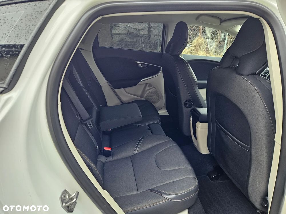 Volvo V40 Cross Country D2 - 22