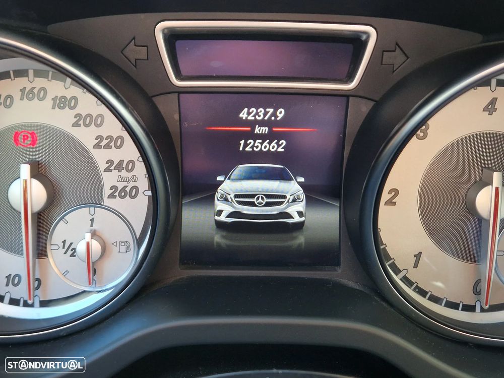 Mercedes-Benz CLA 180 d Shooting Brake - 13