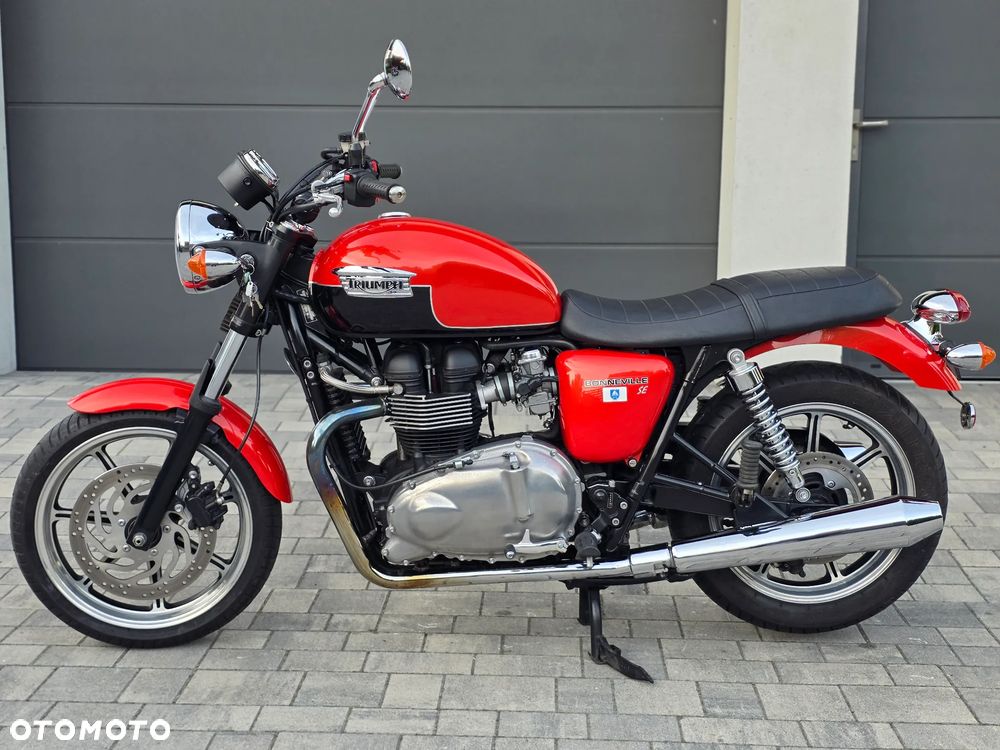 Triumph Bonneville - 20