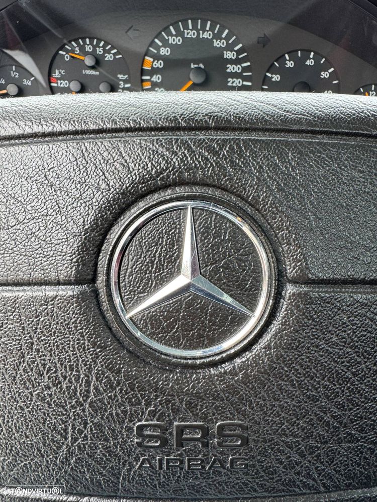 Mercedes-Benz SL 320 Standard - 32