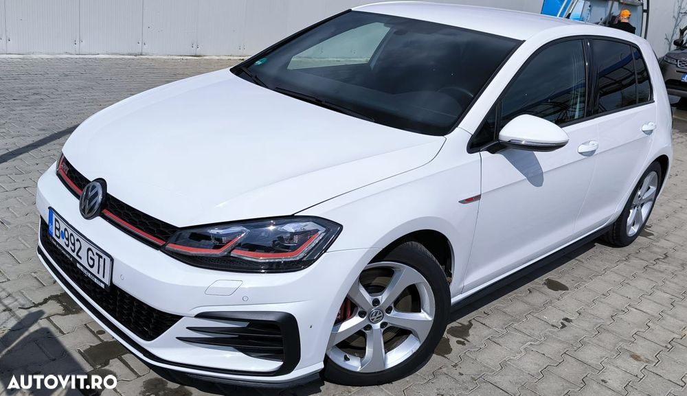 Volkswagen Golf - 10