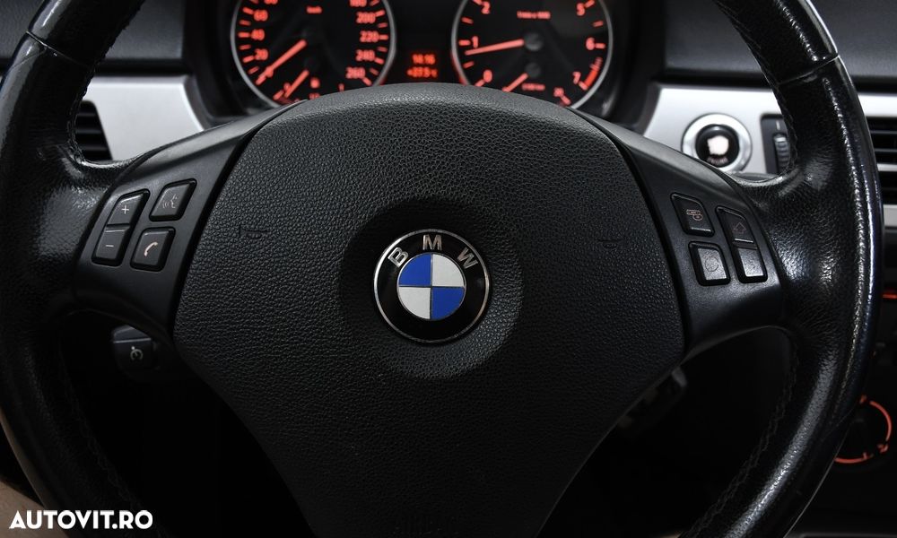 BMW Seria 3 318i - 14