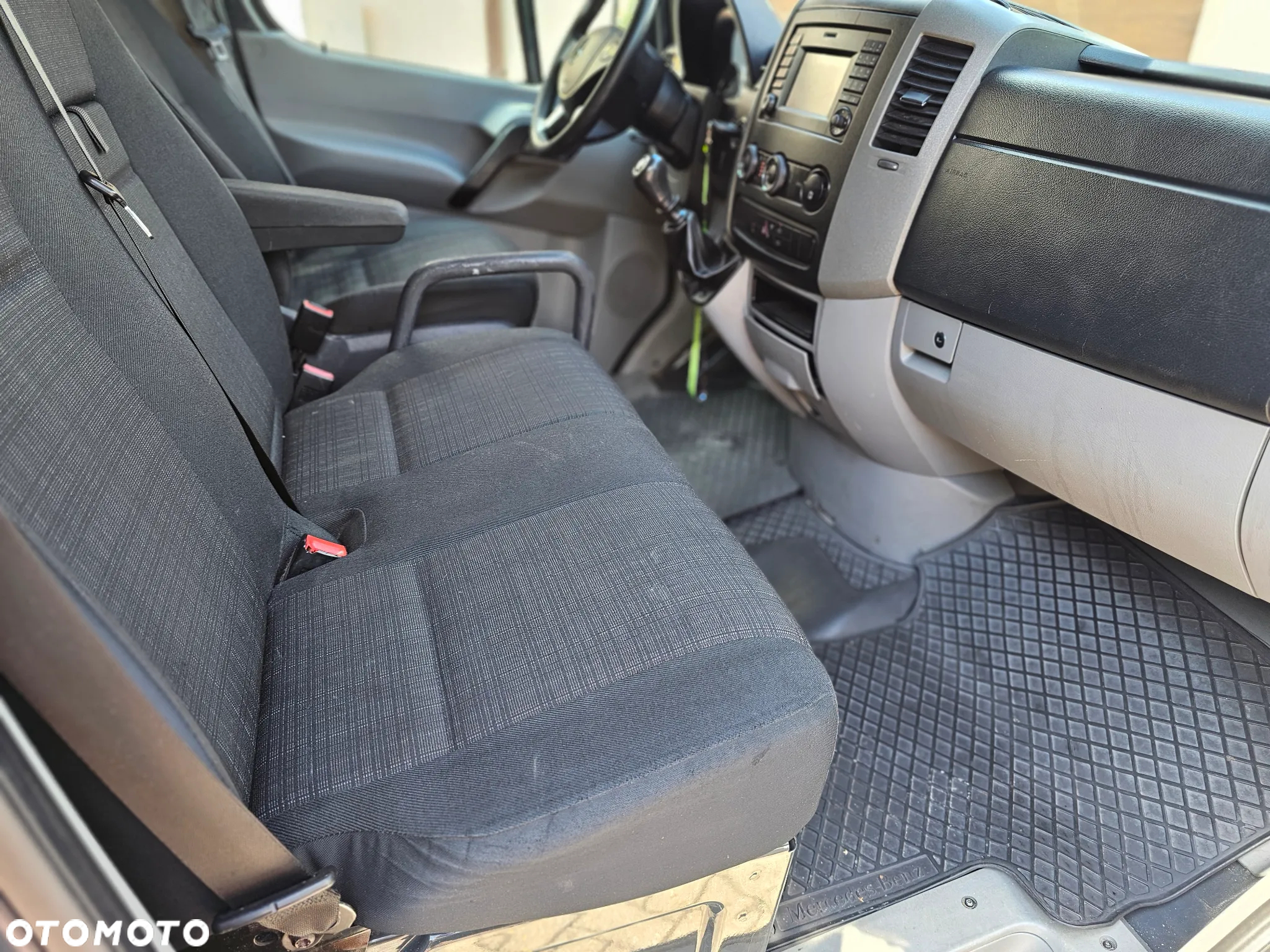 Mercedes-Benz Sprinter - 11