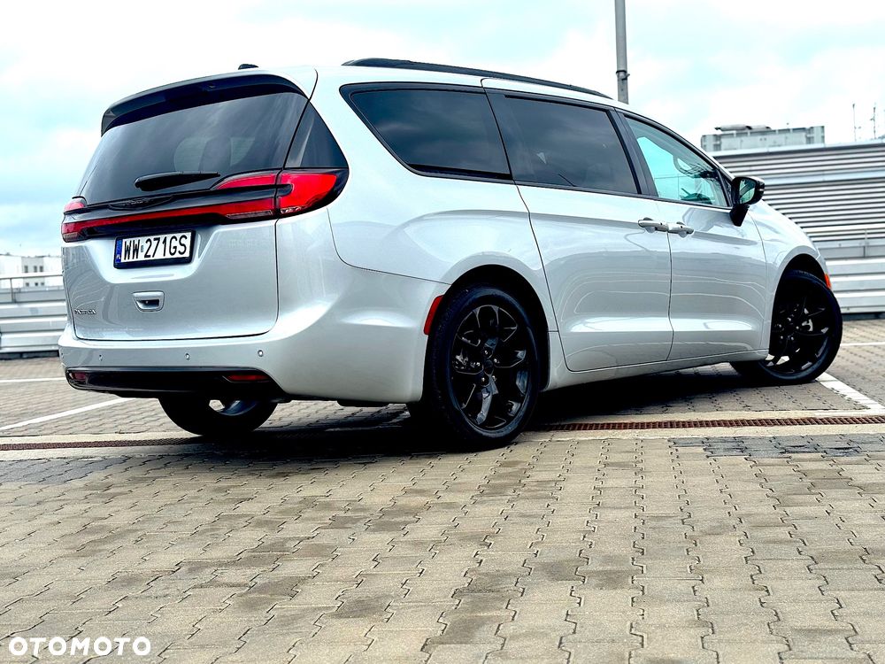 Chrysler Pacifica - 12