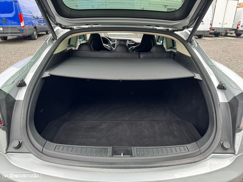 Tesla Model S 60D - 31