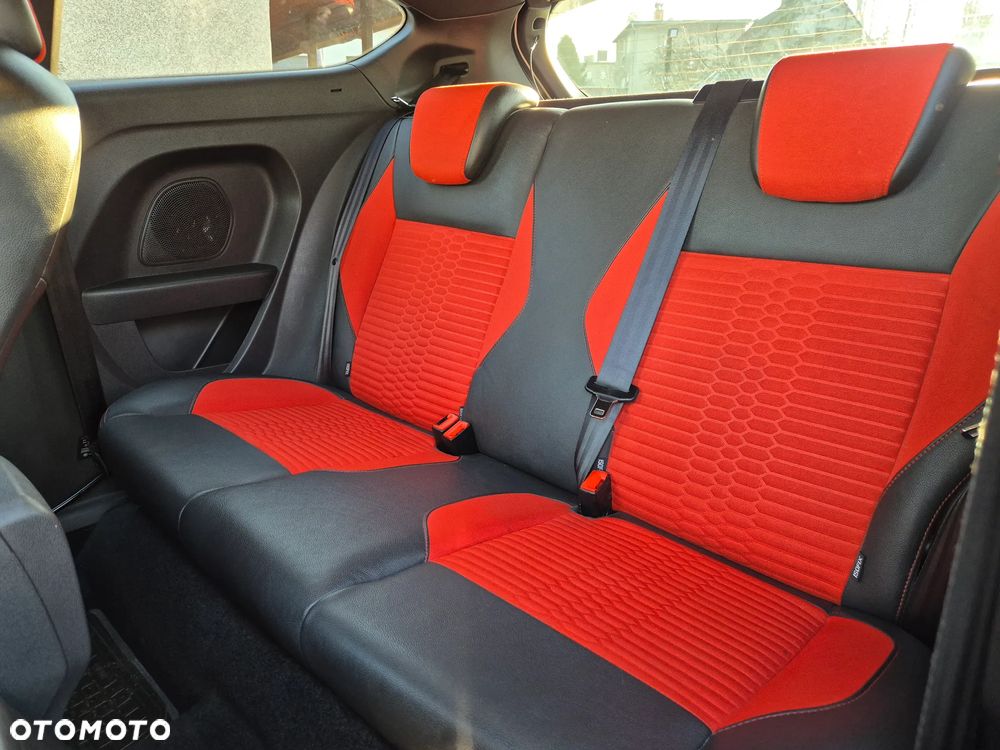 Ford Fiesta 1.6 EcoBoost mit Leder-Sport-Paket ST - 19