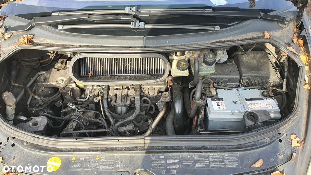 Renault Espace 2.2 dCi Authentique - 14