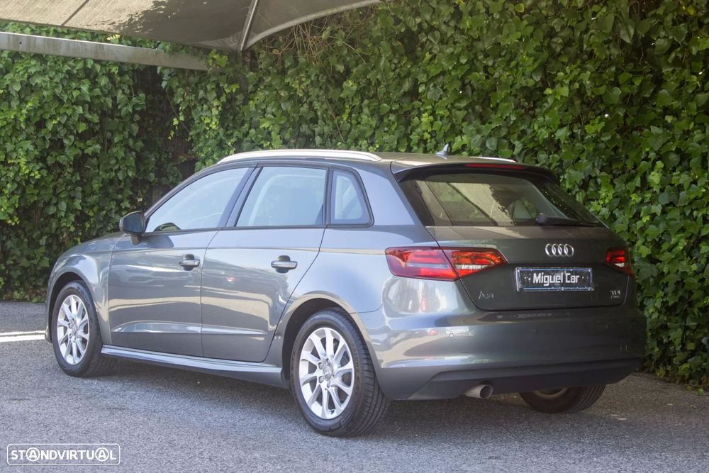 Audi A3 Sportback 1.6 TDI Advance Ultra - 11