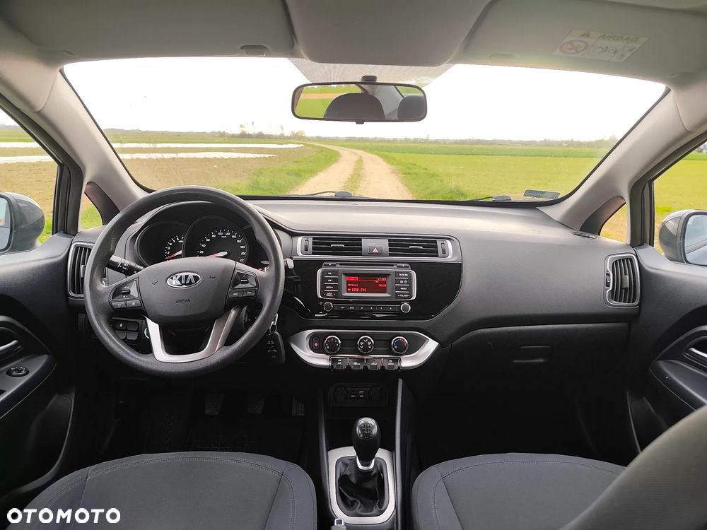 Kia Rio 1.4 M - 10