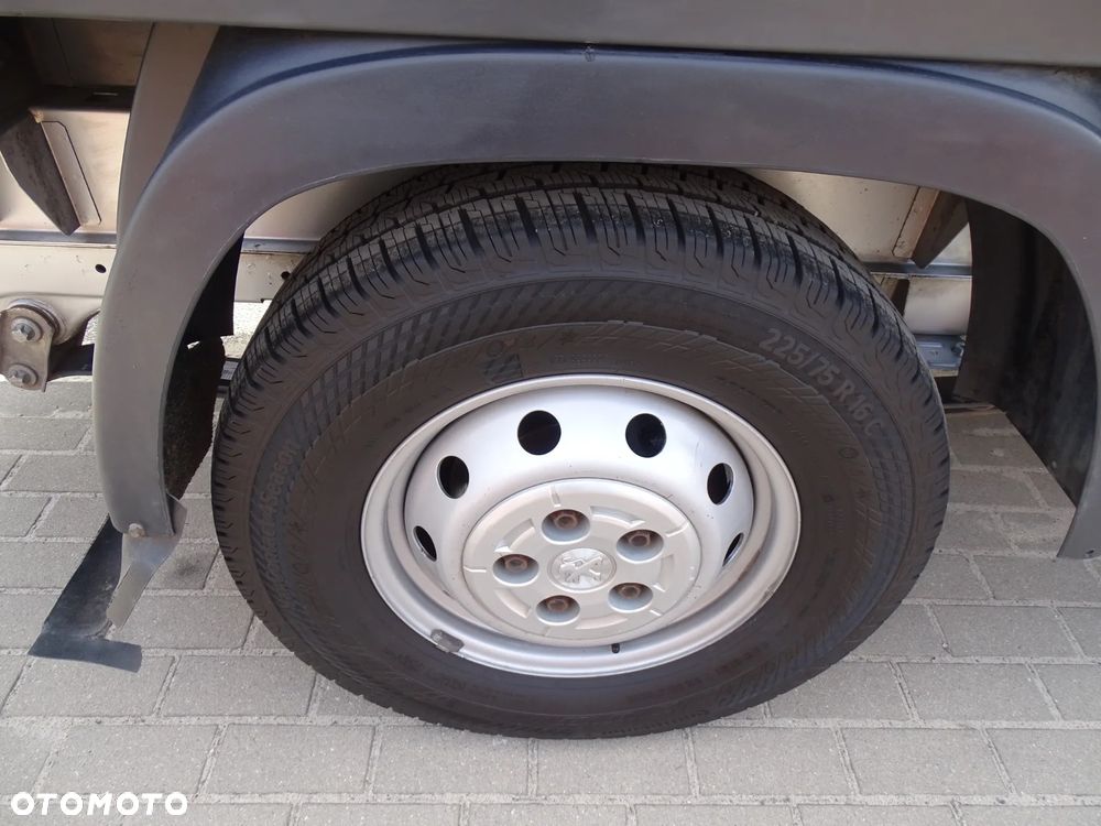 Peugeot BOXER 130 KONI ,DOKA, KLIMATYZACJA, 7 OSÓB + SKRZYNIA ,127 tys/km -dokumenty. - 16