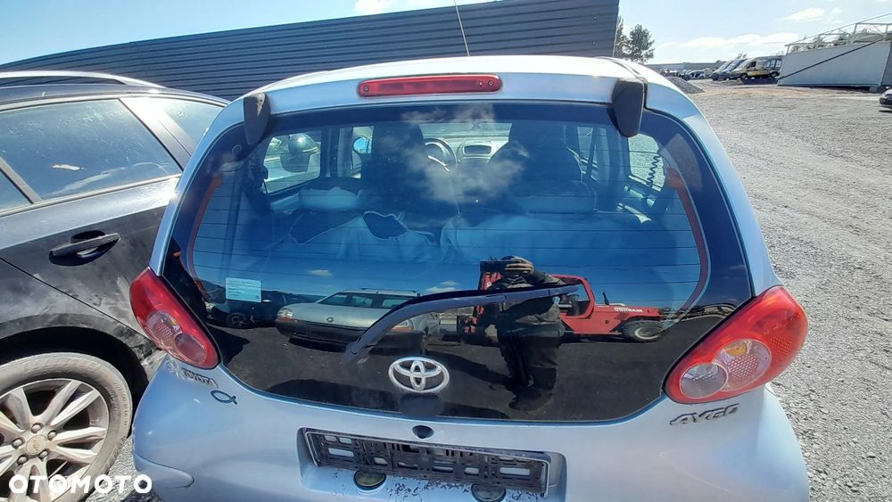 TOYOTA AYGO I KLAPA BAGAŻNIKA SZYBA TYLNA TYŁ KOMPLETNA 8R0 nr. 23/4 - 1