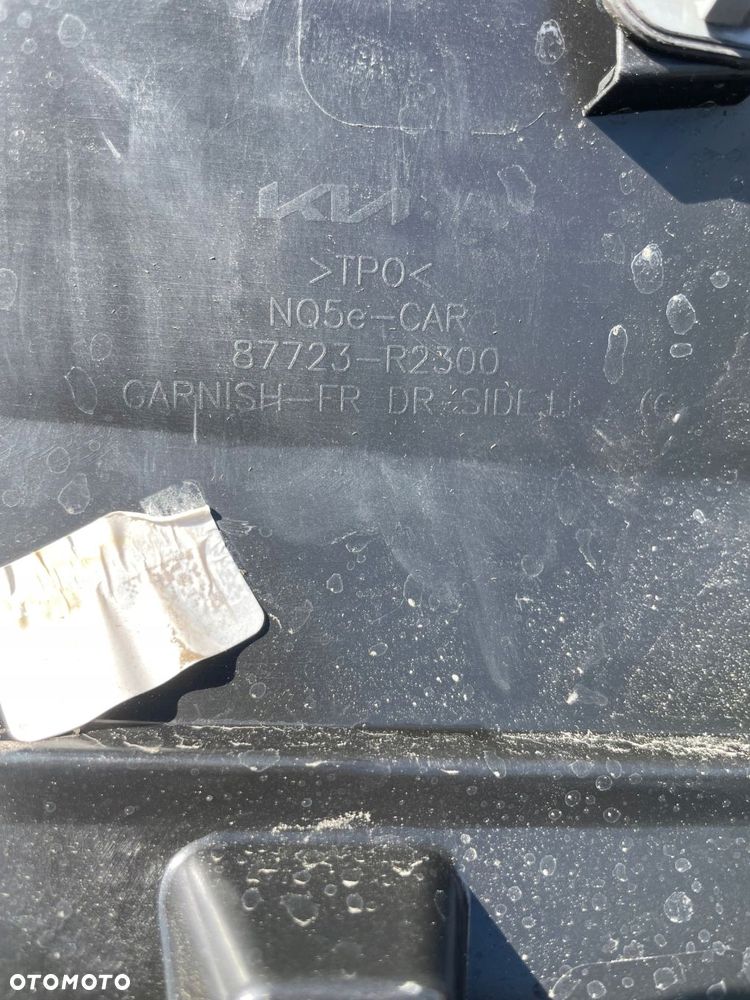 listwa na drzwi lewe przód kia sportage v 5 87723-r2300 - 5