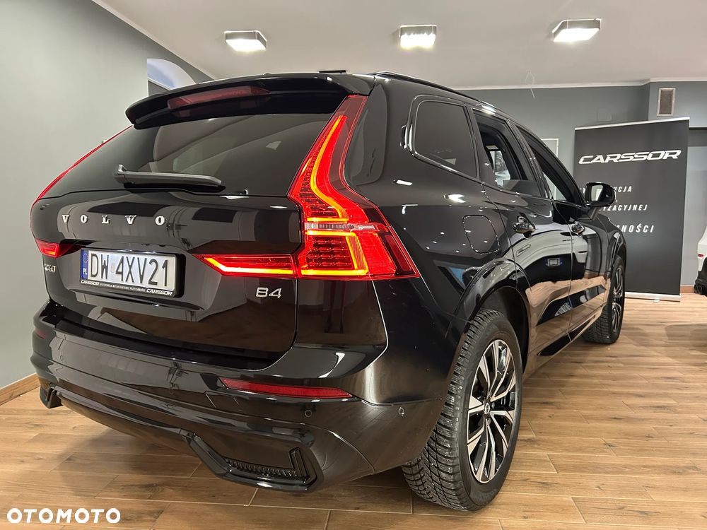 Volvo XC 60 B4 B Plus Dark - 12