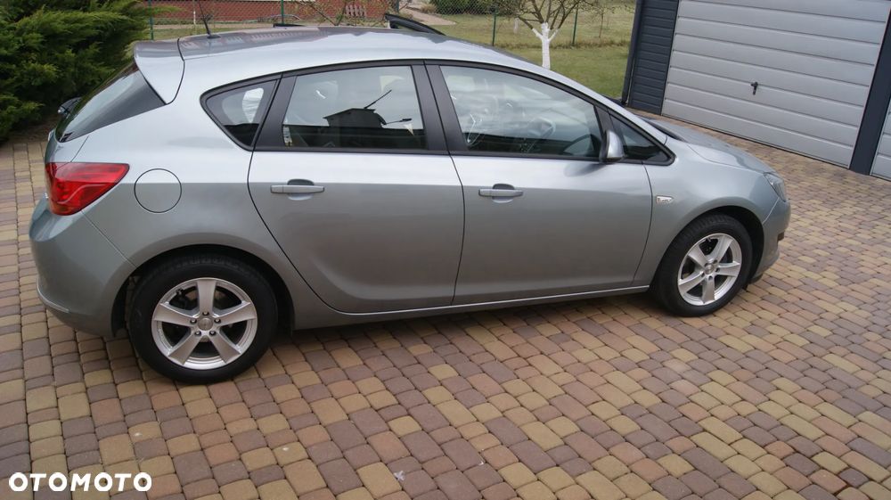 Opel Astra 1.4 T Cosmo - 9