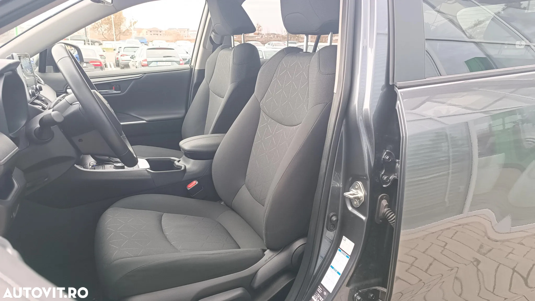 Toyota RAV4 - 9