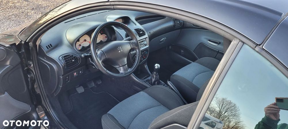 Peugeot 206 110 Quiksilver - 11