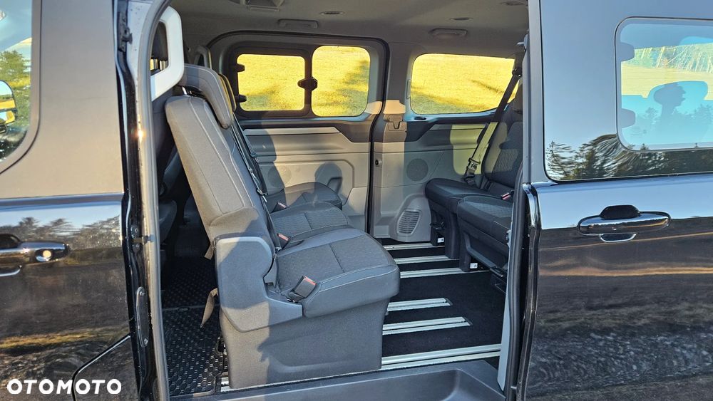 Ford Tourneo Custom - 26