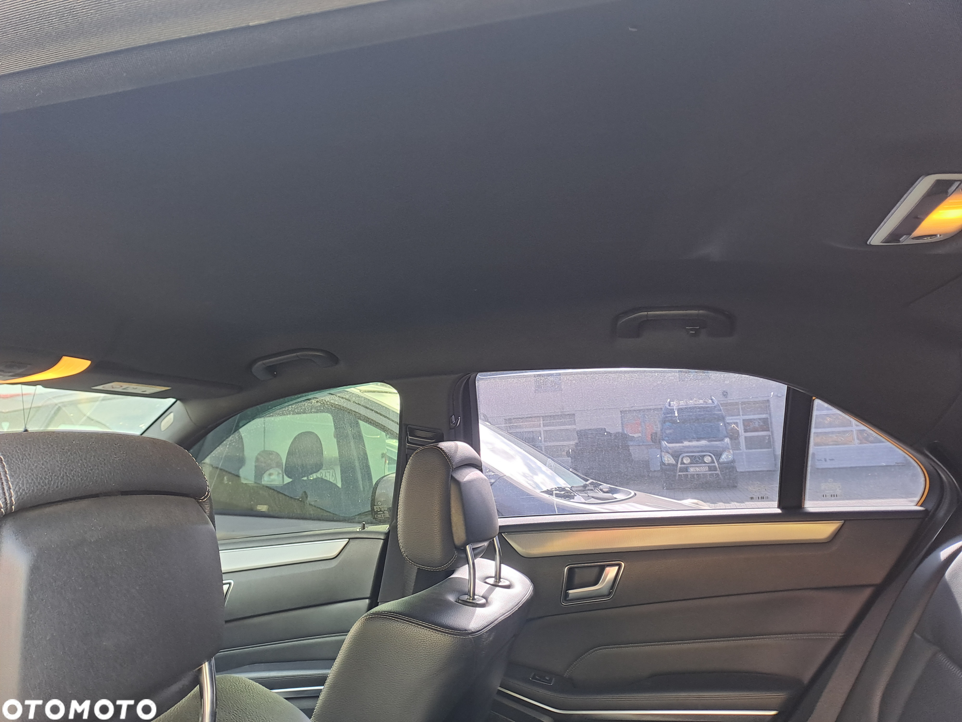Mercedes-Benz Klasa E 220 T CDI DPF BlueEFFICIENCY 7G-TRONIC - 23