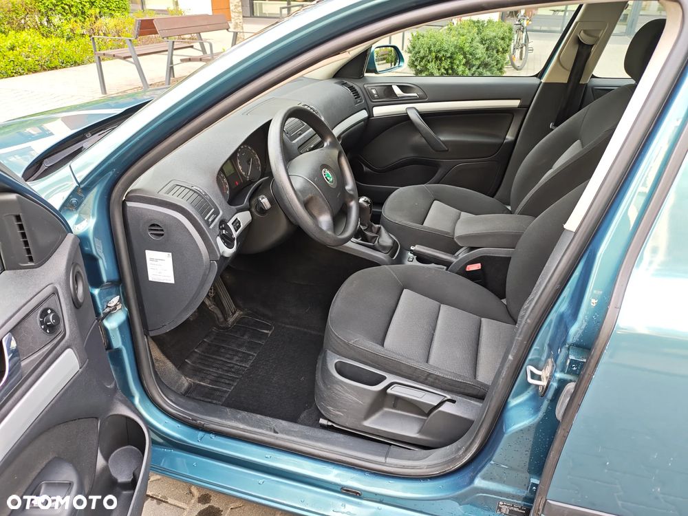 Skoda Octavia 1.6 FSI Ambiente - 10