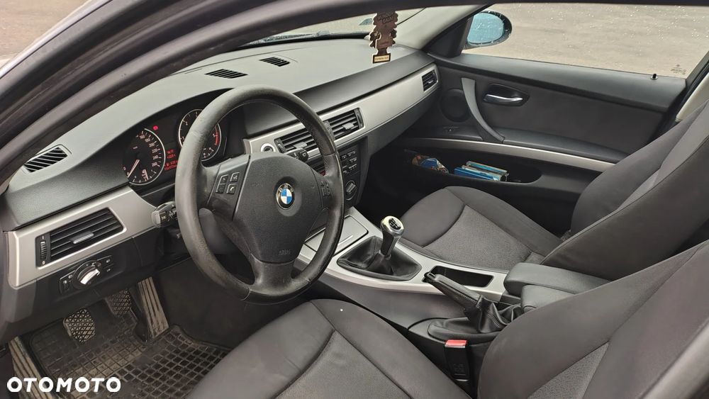 BMW Seria 3 320d - 10