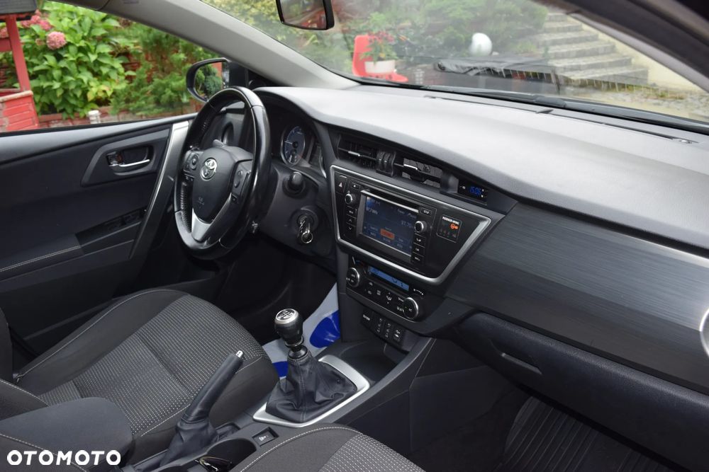 Toyota Auris 1.4 D-4D Design Edition - 13