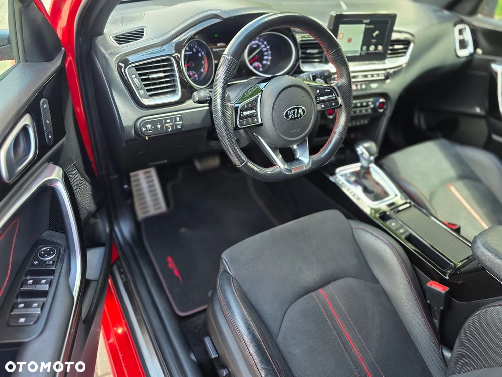 Kia ProCeed 1.6 T-GDI GT DCT - 28