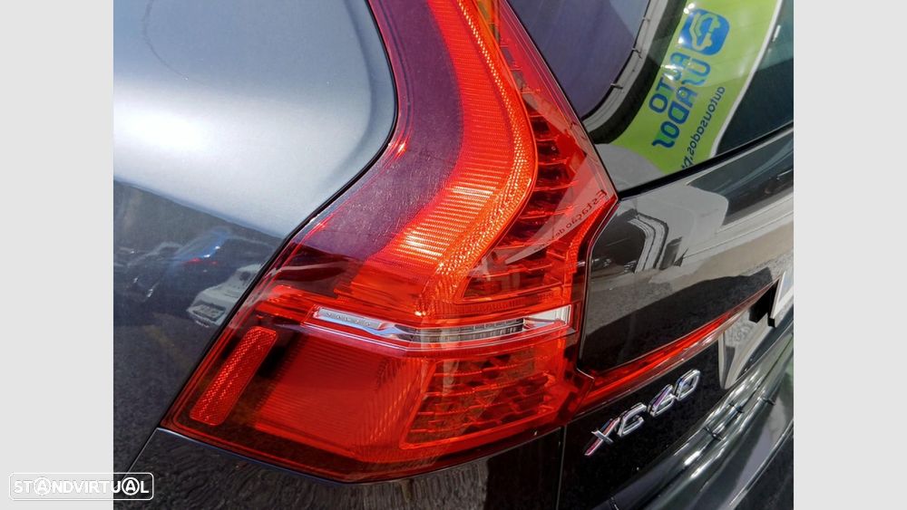 Volvo XC 60 2.0 B4 Momentum Plus - 10
