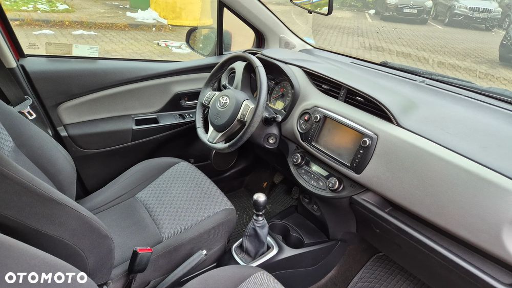Toyota Yaris 1.33 Premium EU6 - 10