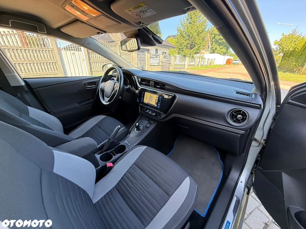 Toyota Auris 1.8 HSD Luna - 32