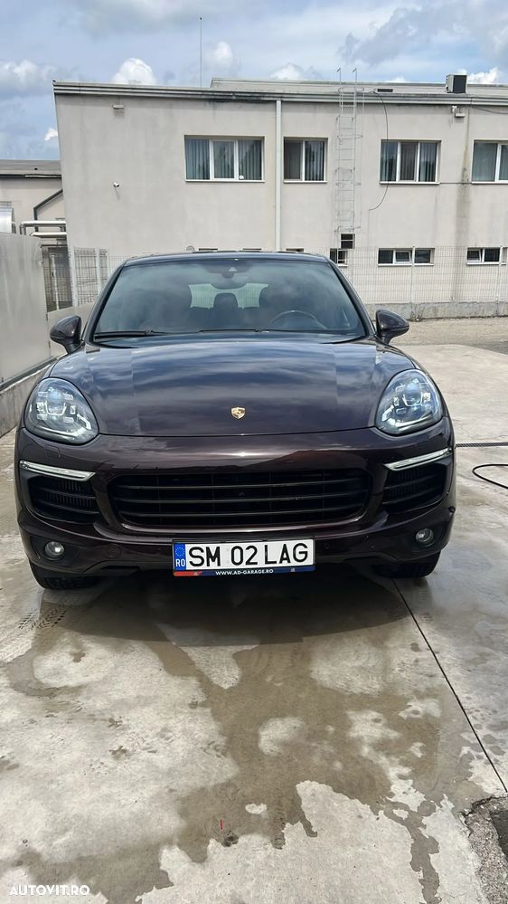 Porsche Cayenne 3.0 L - 1