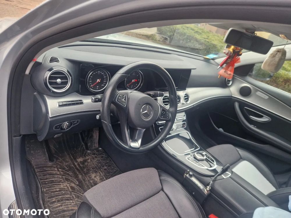 Mercedes-Benz E-Class 2017 photo 5